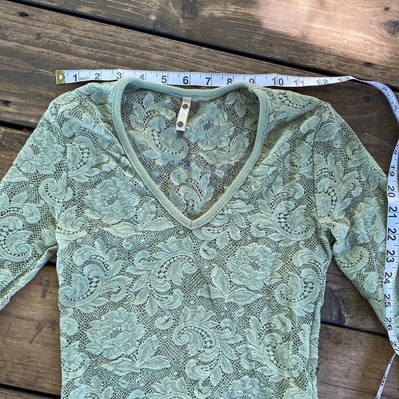 Vintage Three Dots Lace 3/4 Sleeve Top - Picture 9 of 11